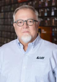 Executive Headshot of Steve Scott
